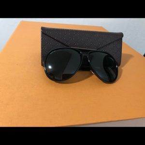 💰⬇️‼️Authentic Gucci Sunglasses NWT